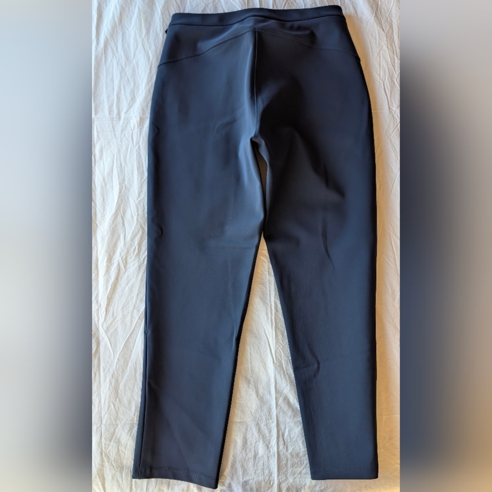 Lululemon On The Move Pant *Lightweight True Navy 💙 color Size 8 Inseam 27" - Picture 5 of 15